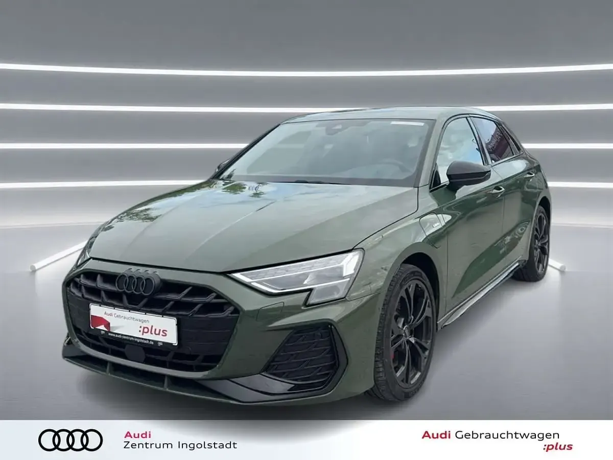 Gebraucht Audi A3 S-Line 272 PS (200 kW) 2025 Distriktgrün metallic Limousine