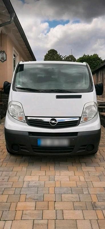 Gebraucht Opel Vivaro 114 PS (83 kW) 2013 Weiß Van / Kleinbus