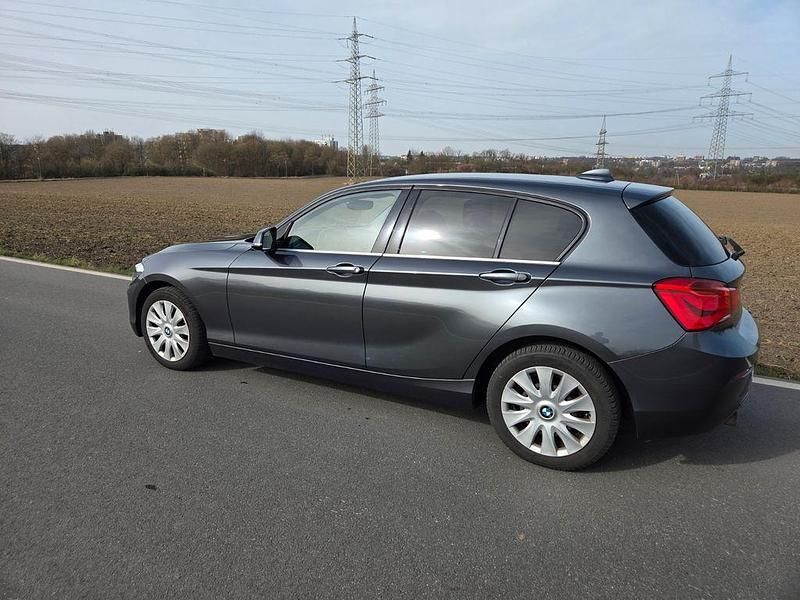 Gebraucht BMW 116 Advantage 109 PS (80 kW) 2016 Grau Kleinwagen
