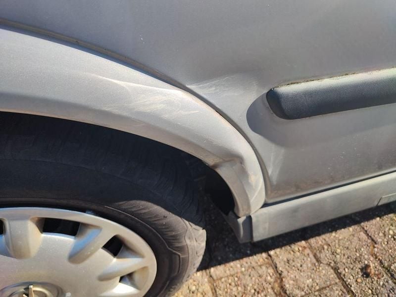 Gebraucht Opel Astra 101 PS (74 kW) 2002 Silber Limousine