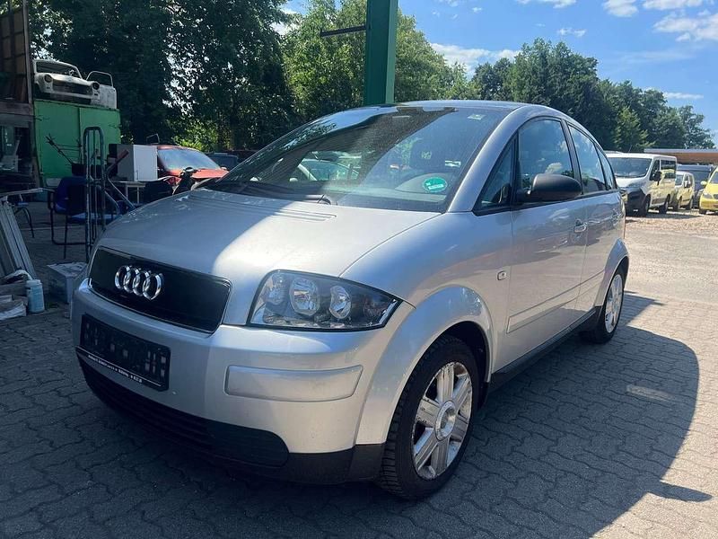 Lichtsilber metallic Gebraucht 2001 Audi A2 Kleinwagen | 1.990 € (Guter Preis) - Bild 1/4