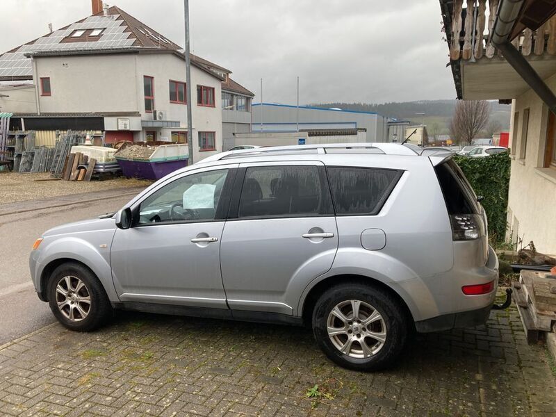 Silber Gebraucht 2009 Mitsubishi Outlander Intense SUV | 4.100 € (Fairer Preis) - Bild 1/4