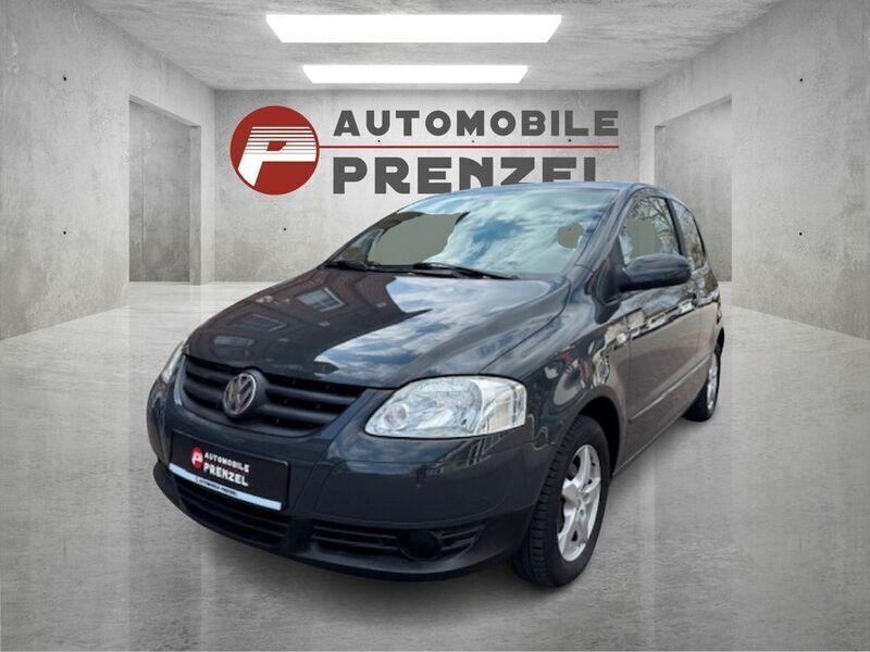 Grau Gebraucht 2009 VW Fox Refresh Kleinwagen | 3.790 € (Teuer) - Bild 1/4