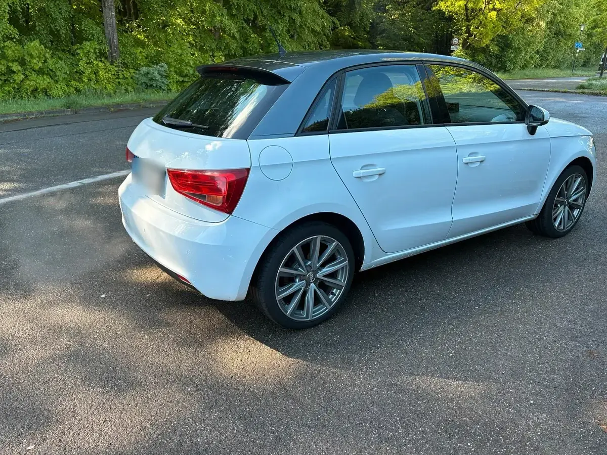 Gebraucht Audi A1 88 PS (64 kW) 2012 Weiß Kleinwagen