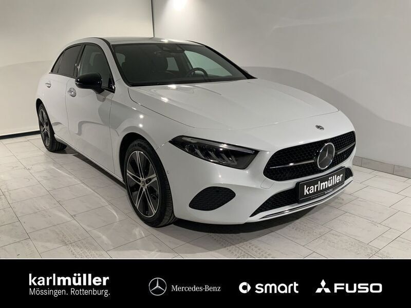 Weiß Gebraucht 2023 Mercedes A220 Limousine | 32.450 € (Guter Preis) - Bild 1/4