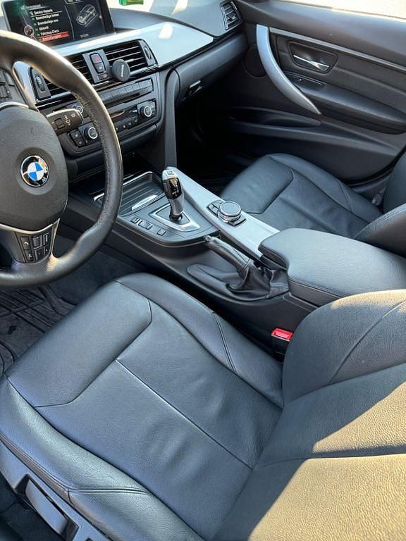 Gebraucht BMW 320 184 PS (135 kW) 2015 Grau Kombi