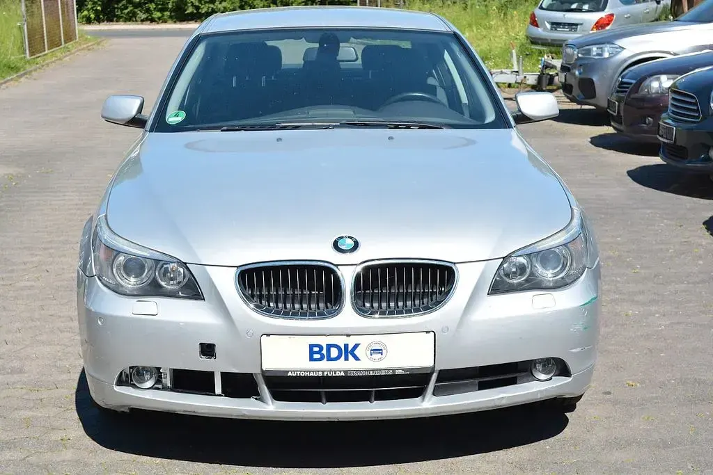 Używany BMW 520 170 KM (125 kW) 2004 Srebrny Sedan/Limuzyna