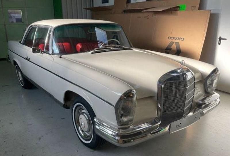 Weiß Gebraucht 1964 Mercedes W111 SE Coupé | 59.900 € - Bild 1/4