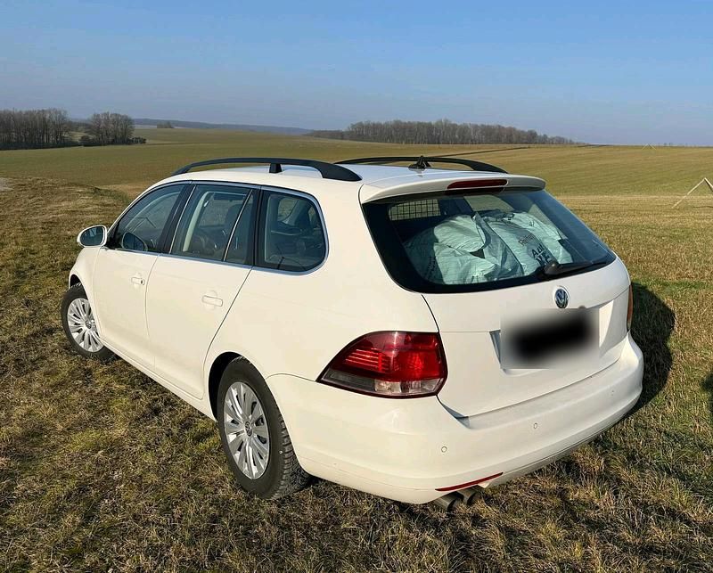 Gebraucht VW Golf VI 105 PS (77 kW) 2011 Weiß Kleinwagen