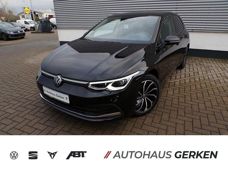 Gebraucht VW Golf VIII Active 150 PS (110 kW) 2021 Schwarz Limousine