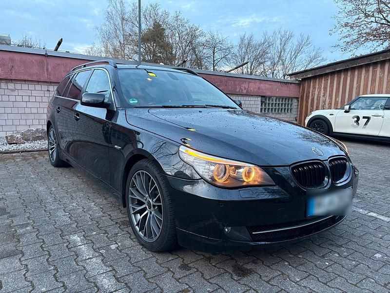 Gebraucht BMW 525 197 PS (144 kW) 2008 Schwarz Kombi