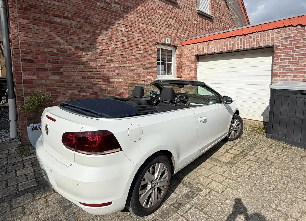 Gebraucht VW Golf Cabriolet 105 PS (77 kW) 2014 Weiß Cabrio