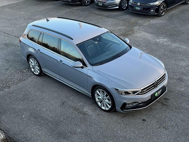 Mondsteingrau Gebraucht 2023 VW Passat R-line Kombi | 23.950 € (Fairer Preis) - Bild 1/4