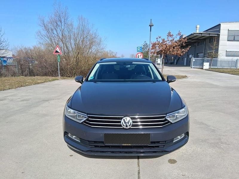 Gebraucht VW Passat Trendline 120 PS (88 kW) 2016 Grau Kombi