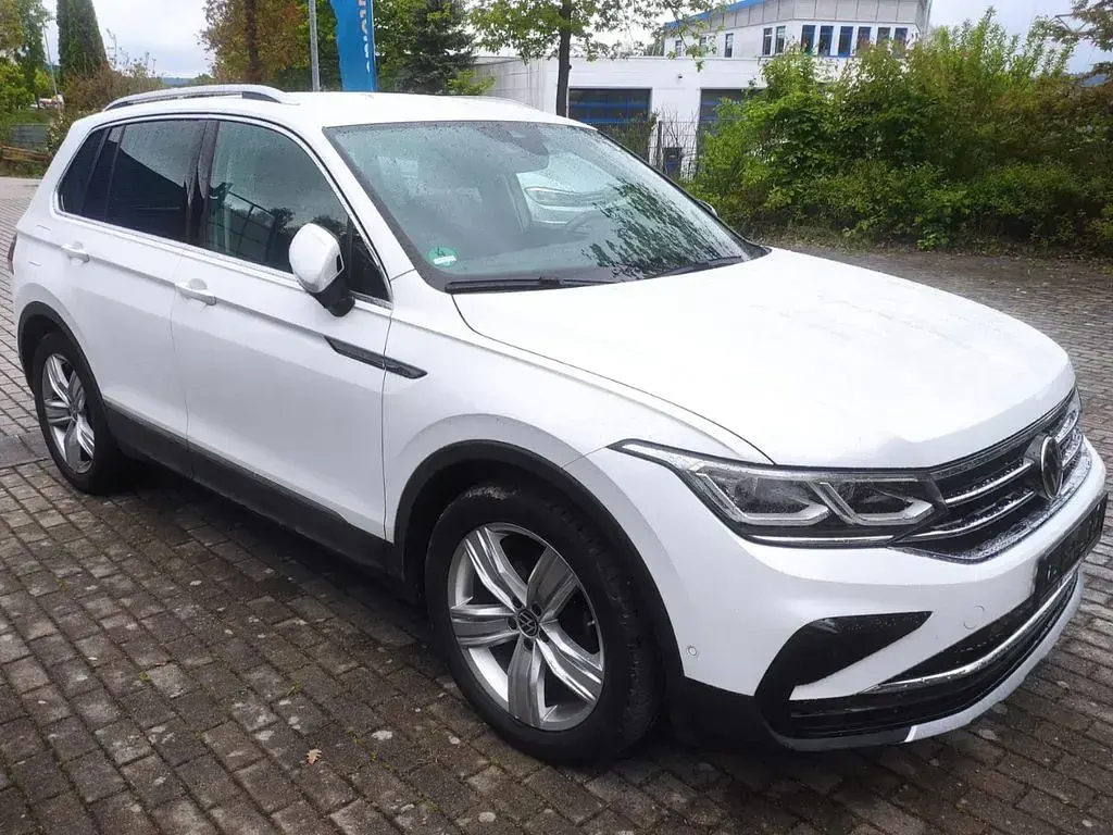 Gebraucht VW Tiguan Elegance 150 PS (110 kW) 2021 Weiß SUV