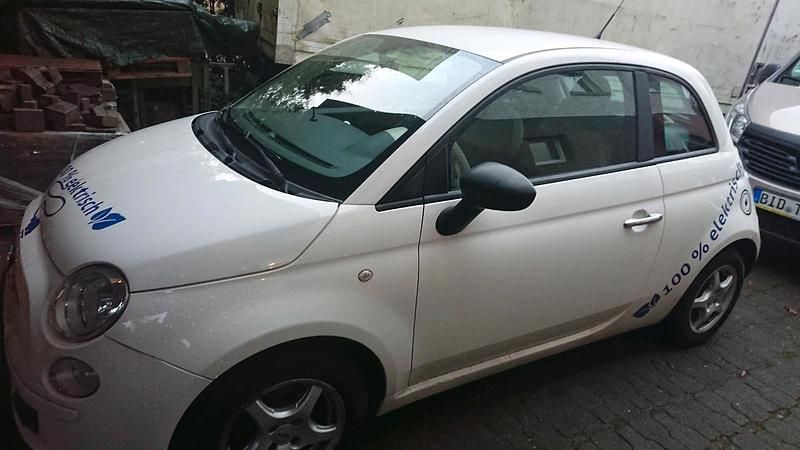 Weiß Gebraucht 2011 Fiat 500 Kleinwagen | 5.300 € - Bild 1/4