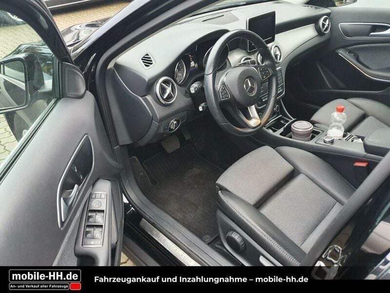 Gebraucht Mercedes GLA180 Style 122 PS (89 kW) 2017 Schwarz SUV
