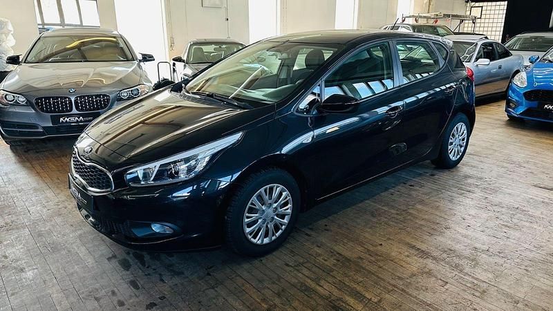 Usata Kia Ceed 99 CV (72 kW) 2014 Nero Utilitaria