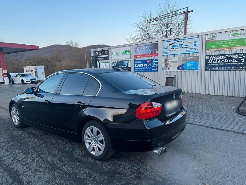 Gebraucht BMW 325 218 PS (160 kW) 2005 Schwarz Limousine