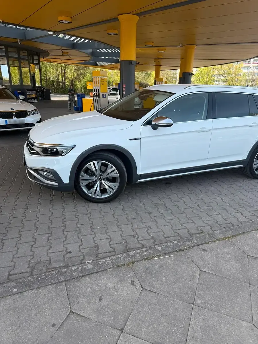 Gebraucht VW Passat 200 PS (147 kW) 2021 Weiß Kombi