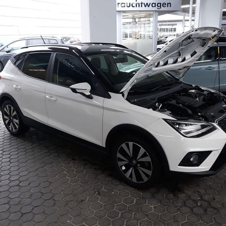 Weiß Gebraucht 2020 Seat Arona Style SUV | 15.950 € (Guter Preis) - Bild 1/4
