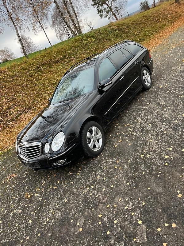 Gebraucht Mercedes E320 Avantgarde 224 PS (164 kW) 2007 Schwarz Kombi