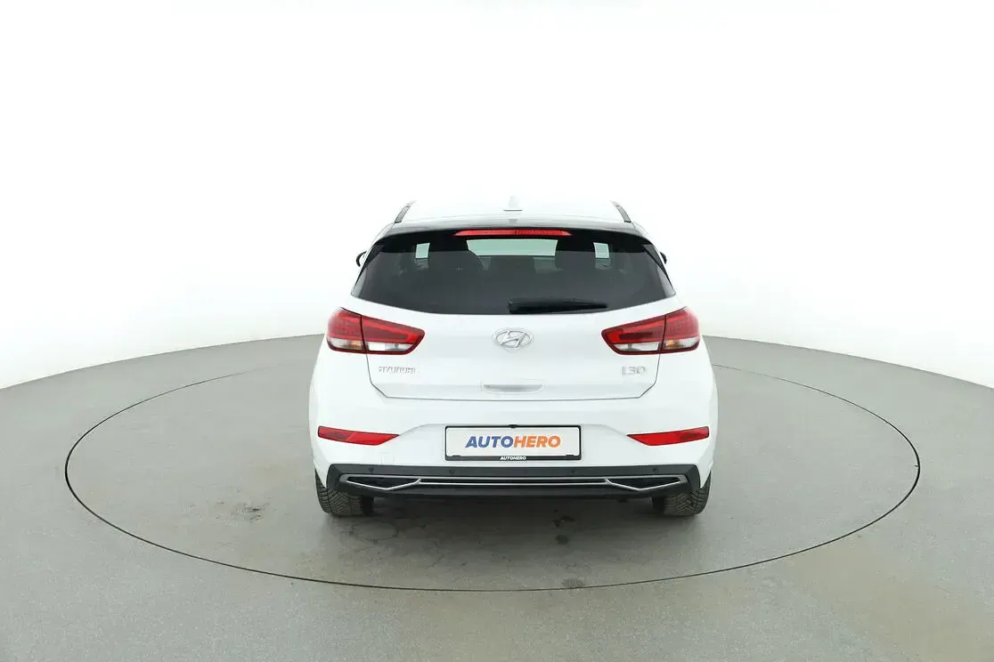 Gebraucht Hyundai i30 Edition 30+ 120 PS (88 kW) 2021 Weiß Limousine