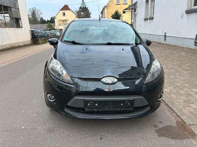 Gebraucht Ford Fiesta Trend 82 PS (60 kW) 2012 Schwarz Kleinwagen