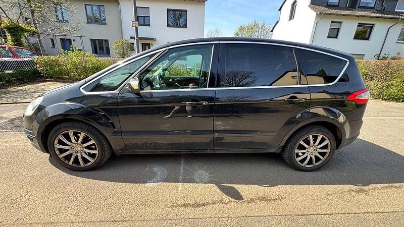 Gebraucht Ford S-MAX Titanium 163 PS (119 kW) 2013 Schwarz Van / Kleinbus