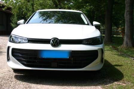 Weiß Gebraucht 2024 VW Passat Kombi | 31.900 € (Guter Preis) - Bild 1/4