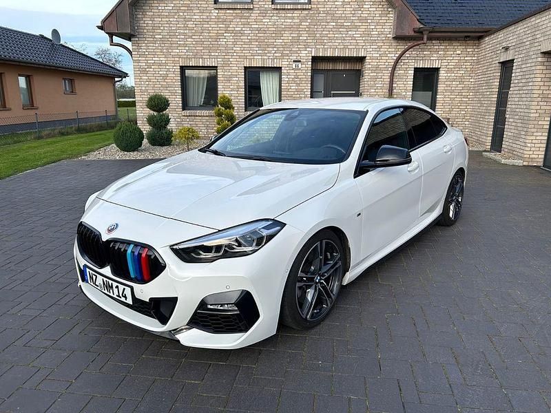 Gebraucht BMW 220 Performance 178 PS (130 kW) 2021 Weiß Coupé