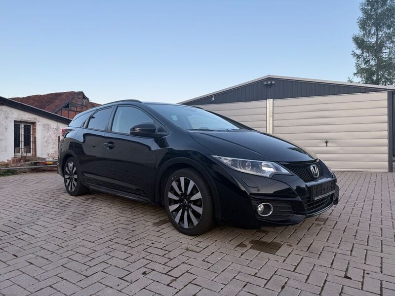 Schwarz Gebraucht 2016 Honda Civic Black Edition Kombi | 14.190 € (Guter Preis) - Bild 1/4