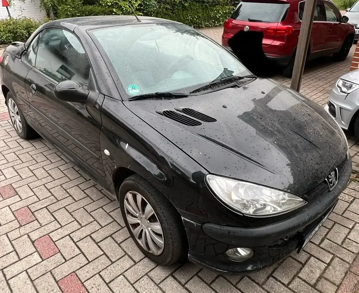 Gebraucht Peugeot 206 CC 106 PS (77 kW) 2000 Schwarz Cabrio