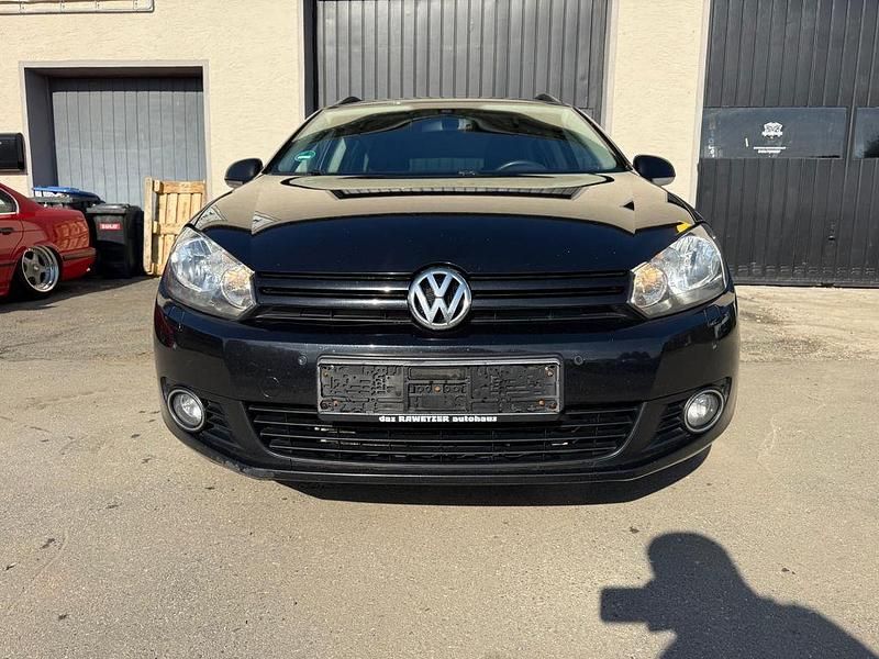 Gebraucht VW Golf VI Match 105 PS (77 kW) 2012 Schwarz Kleinwagen