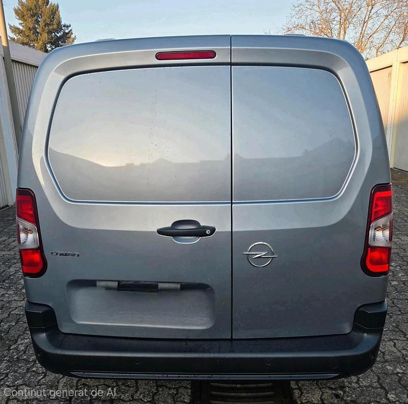 Gebraucht Opel Combo Edition 136 PS (100 kW) 2020 Silber Van / Kleinbus