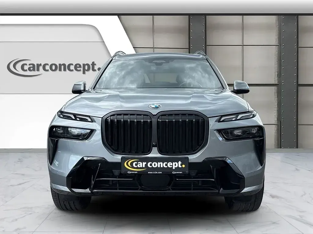 Gebraucht BMW X7 M Sport 352 PS (258 kW) 2025 Grau SUV