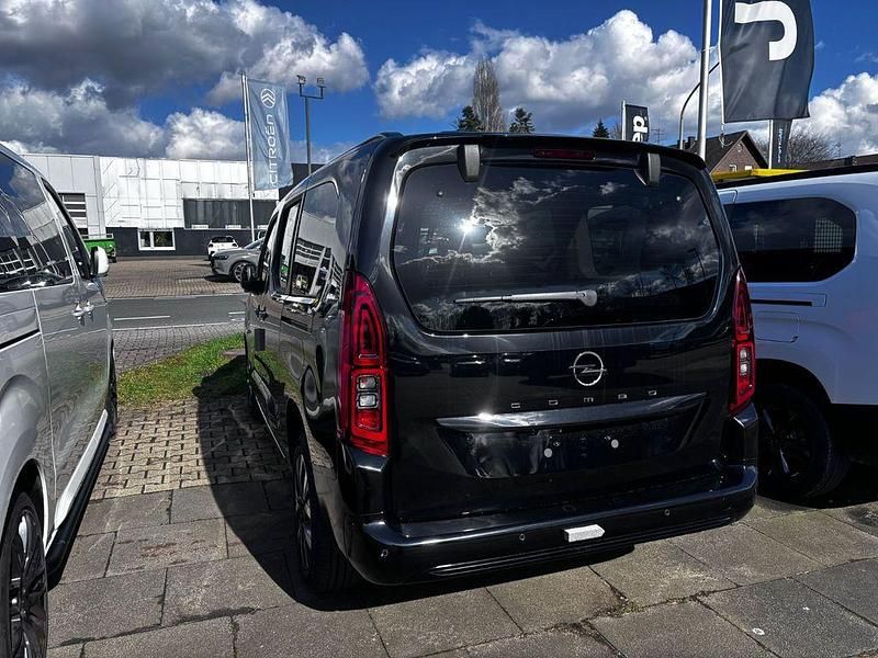 Neu Opel Combo 131 PS (96 kW) 2026 Schwarz Van / Kleinbus