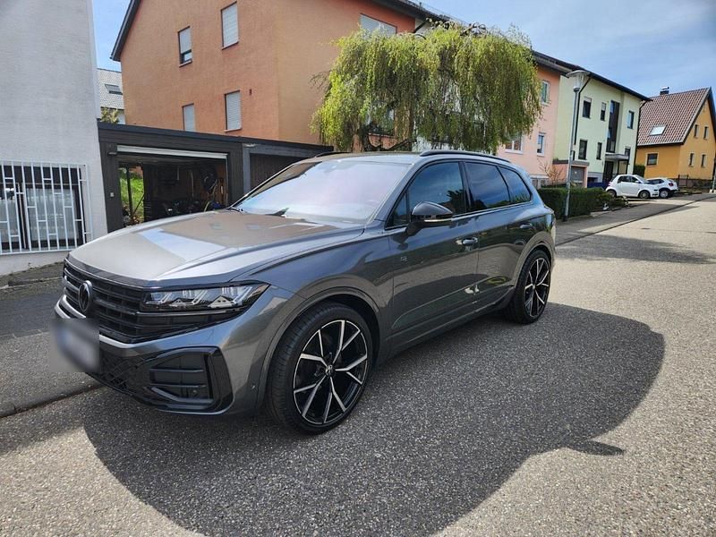 Gebraucht VW Touareg 286 PS (210 kW) 2023 Grau SUV