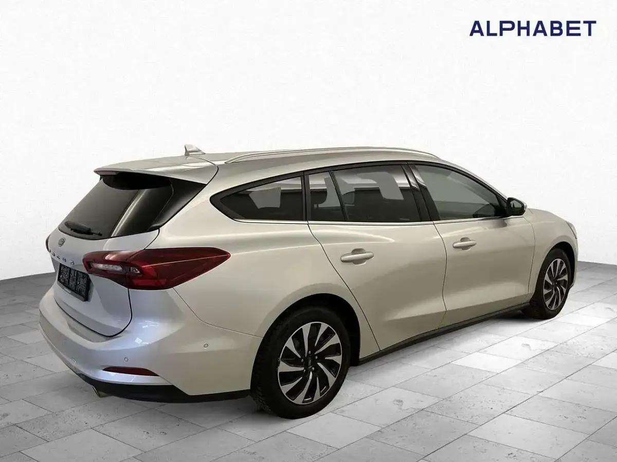 Gebraucht Ford Focus Titanium 120 PS (88 kW) 2022 Silber Kombi