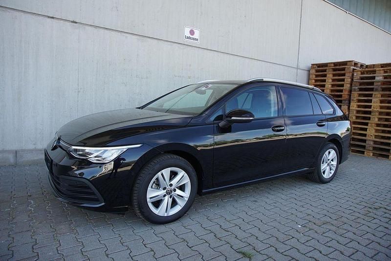 Second-hand VW Golf VIII 110 CP (80 kW) 2024 Negru Break