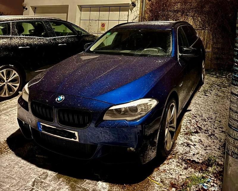 Blau Gebraucht 2010 BMW 525 M Sport Kombi | 10.200 € (Teuer) - Bild 1/4