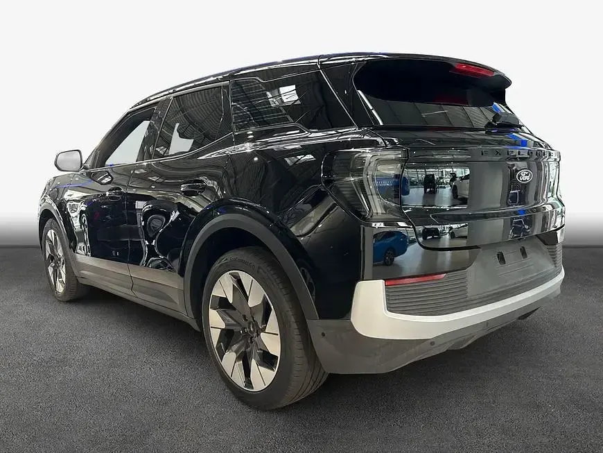 Używany Ford Explorer Premium 250 kW (340 KM) 2025 Czarny SUV