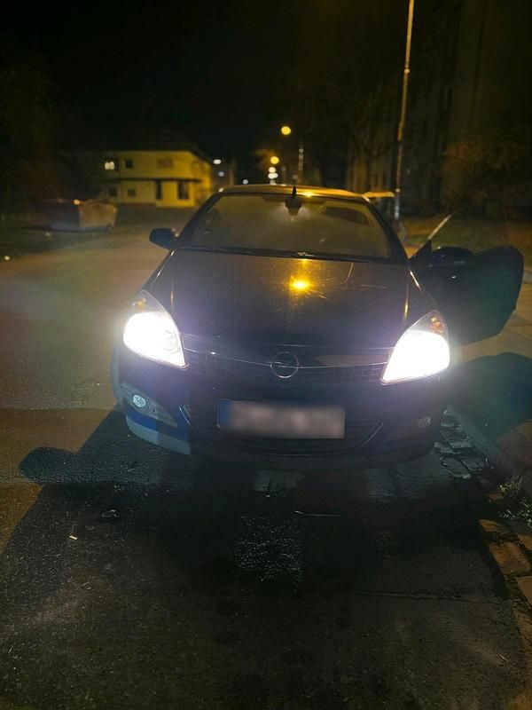 Gebraucht Opel Astra Cabriolet 140 PS (102 kW) 2007 Andere farben Cabrio