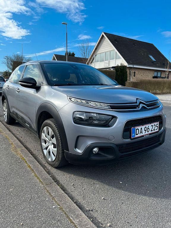 Gebraucht Citroën C4 Feel 99 PS (72 kW) 2018 Grau SUV