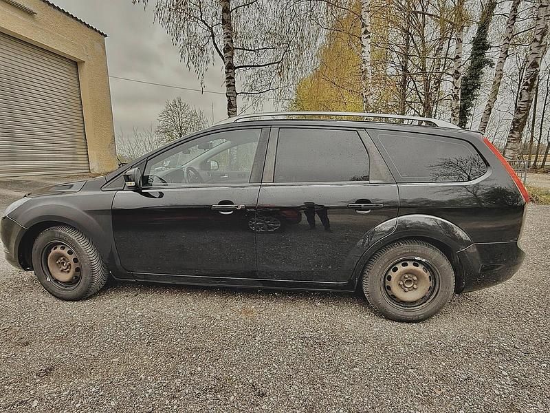 Usado Ford Focus 116 CV (85 kW) 2009 Negro Familiar