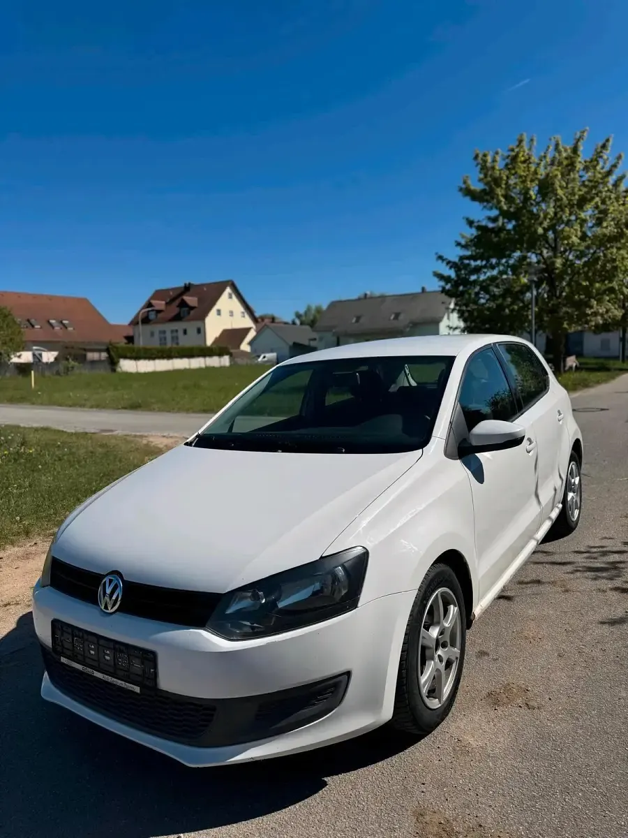 Gebraucht VW Polo Trendline 75 PS (55 kW) 2010 Weiß Kleinwagen