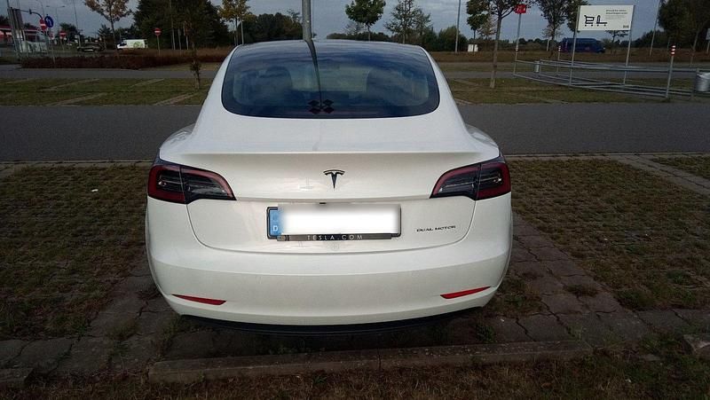 Gebraucht Tesla Model 3 350 kW (476 PS) 2021 Weiß Limousine