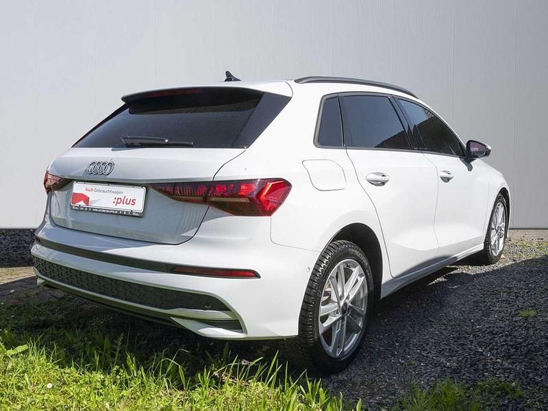 Second-hand Audi A3 Ambiente 204 CP (150 kW) 2025 Alb Berlinǎ