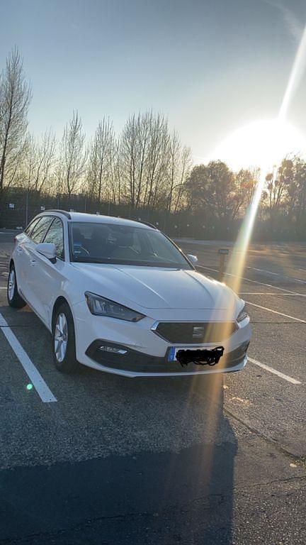 Weiß Gebraucht 2022 Seat Leon ST 4Drive Kombi | 19.000 € (Superpreis) - Bild 1/4