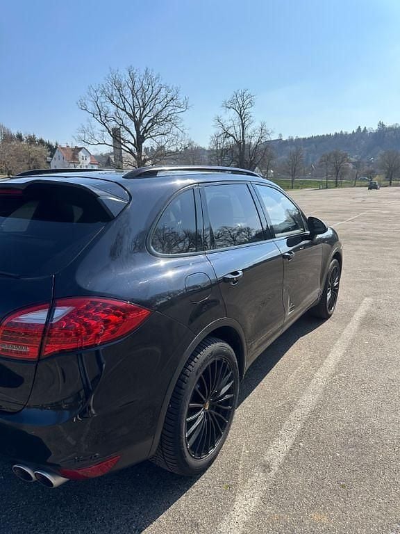 Gebraucht Porsche Cayenne Turbo 500 PS (367 kW) 2011 Schwarz SUV